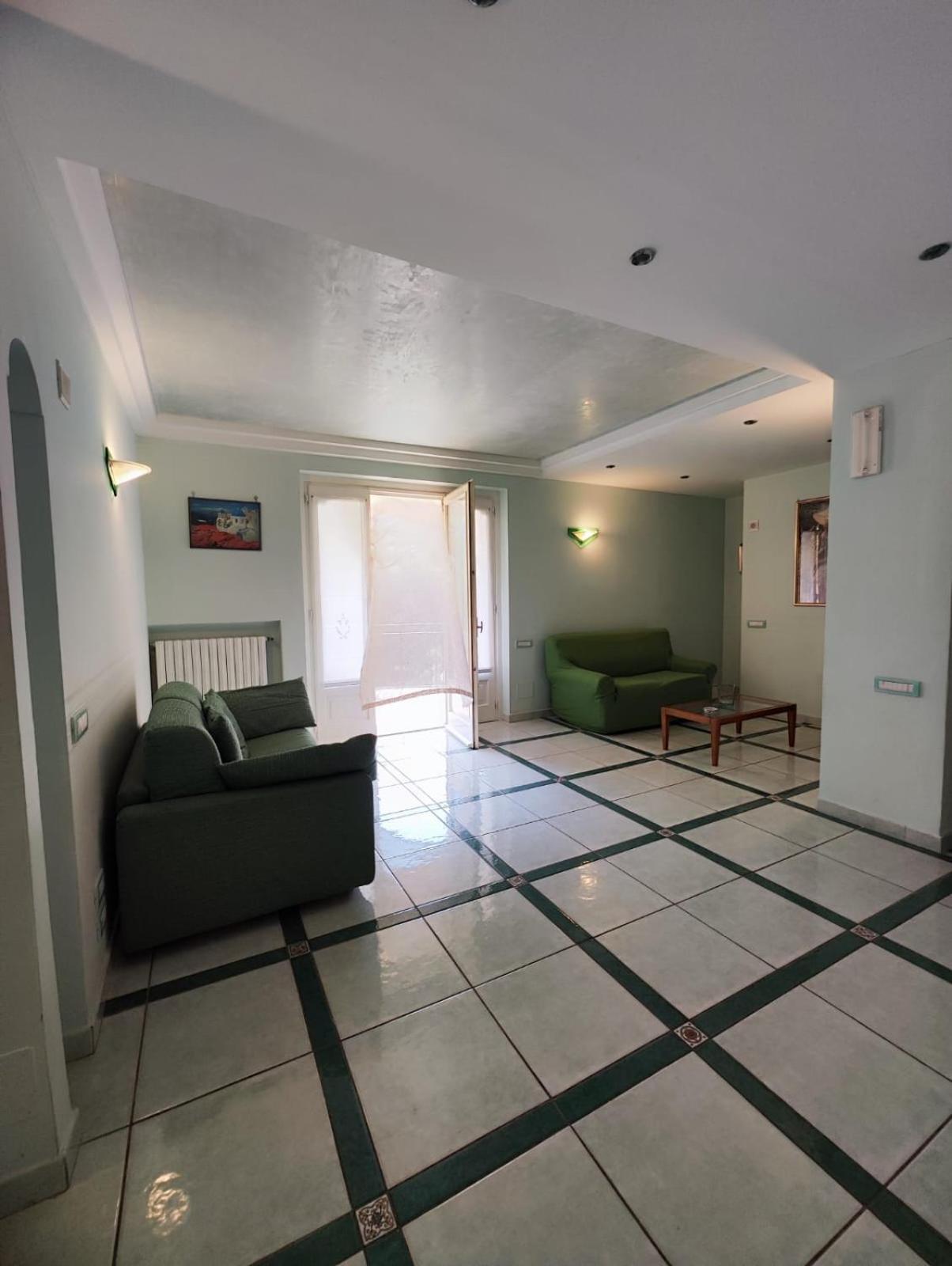 Gardeniapartment Минори Екстериор снимка